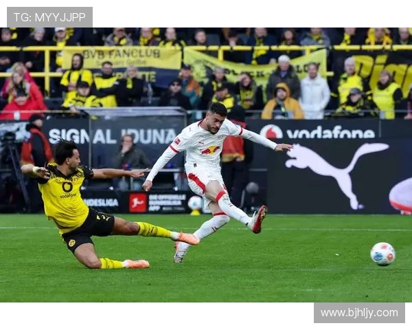 拜仁在德甲球队中的最新排名与竞争态势分析 拜仁在德甲球队中的最新排名与竞争态势分析