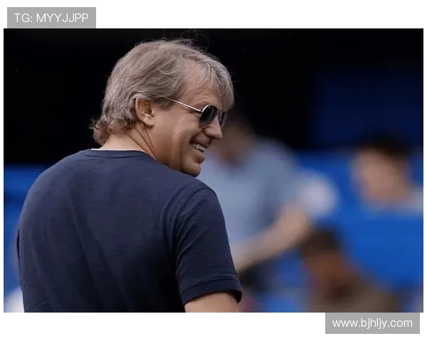 金元足球两极：转会费纪录缔造者与破产俱乐部